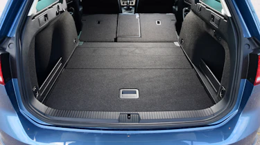 Volkswagen Passat Alltrack - seats folded