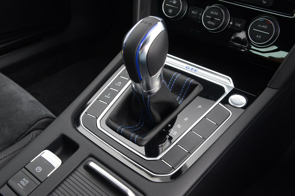 Volkswagen Passat GTE - transmission