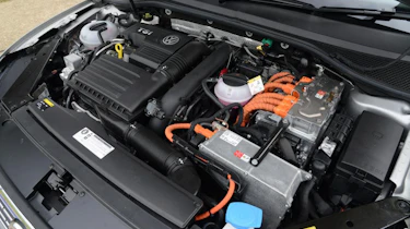 Volkswagen Passat GTE - engine