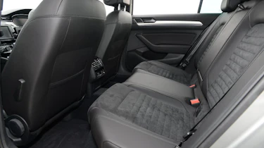 Volkswagen Passat GTE - rear seats