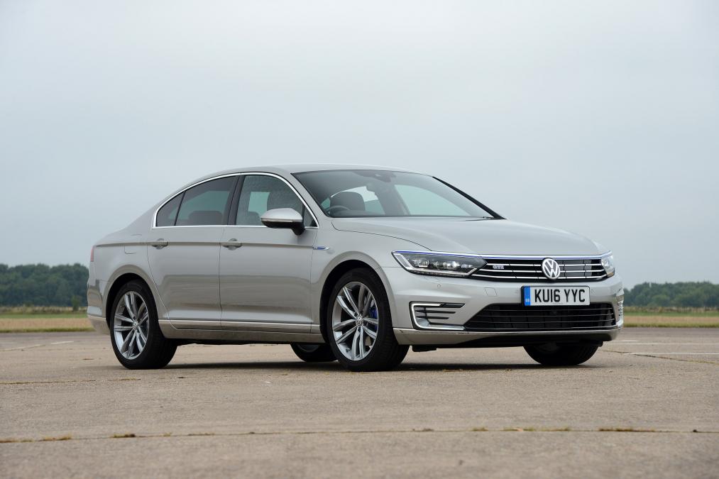 Volkswagen Passat GTE - front static