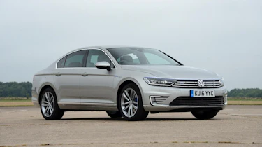 Volkswagen Passat GTE - front static