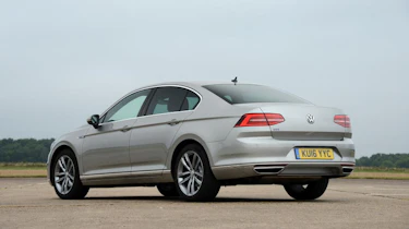Volkswagen Passat GTE - rear static