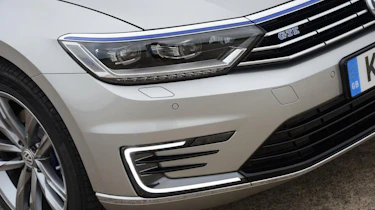 Volkswagen Passat GTE - grille