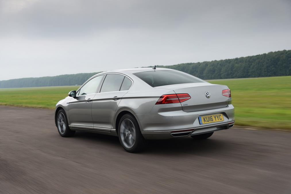 Volkswagen Passat GTE - rear