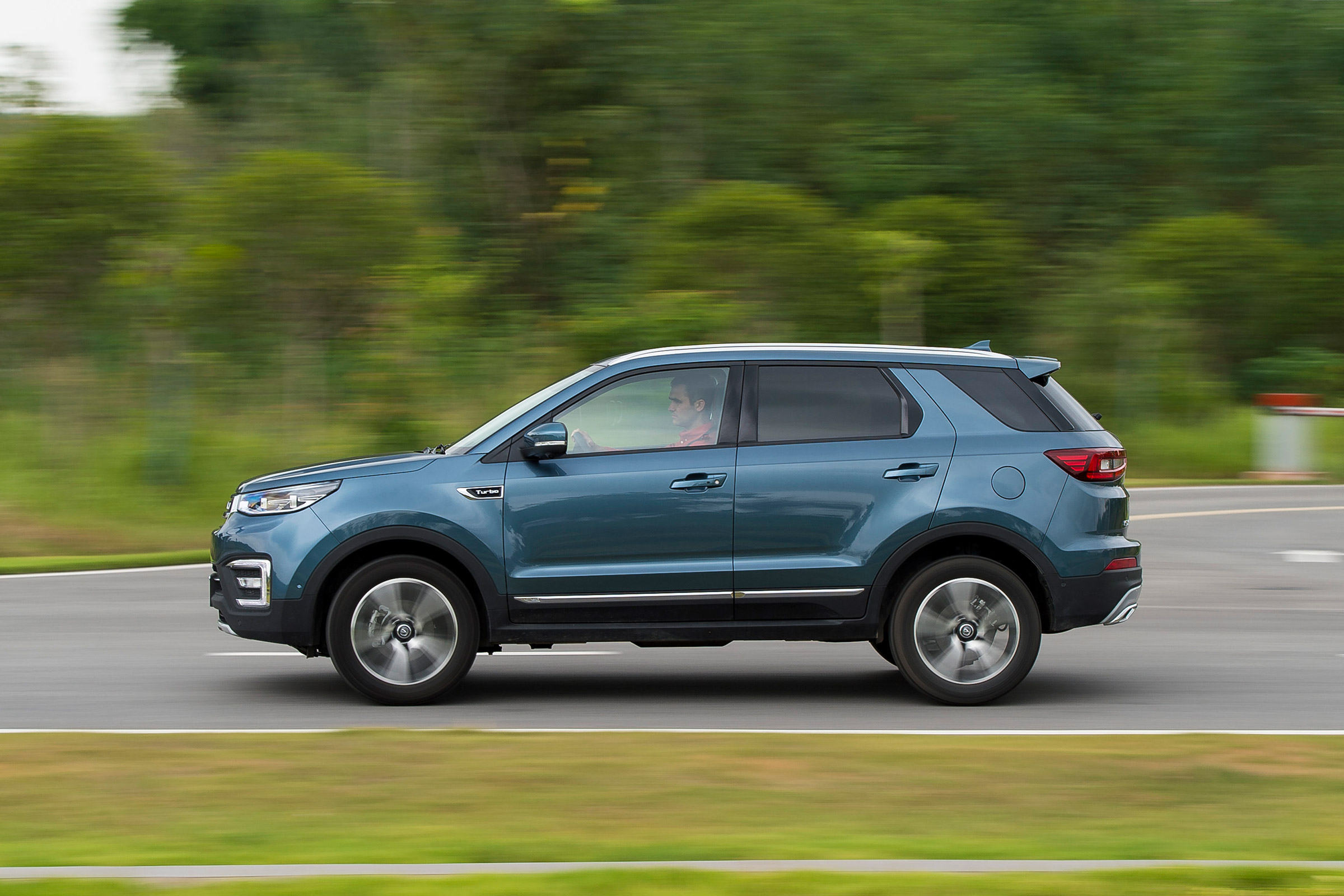 Changan CS55 - side action