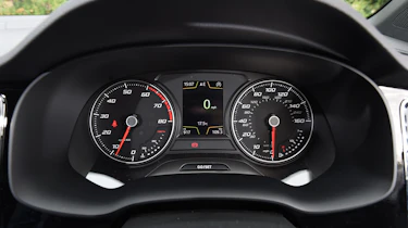 SEAT Ateca FR - dials