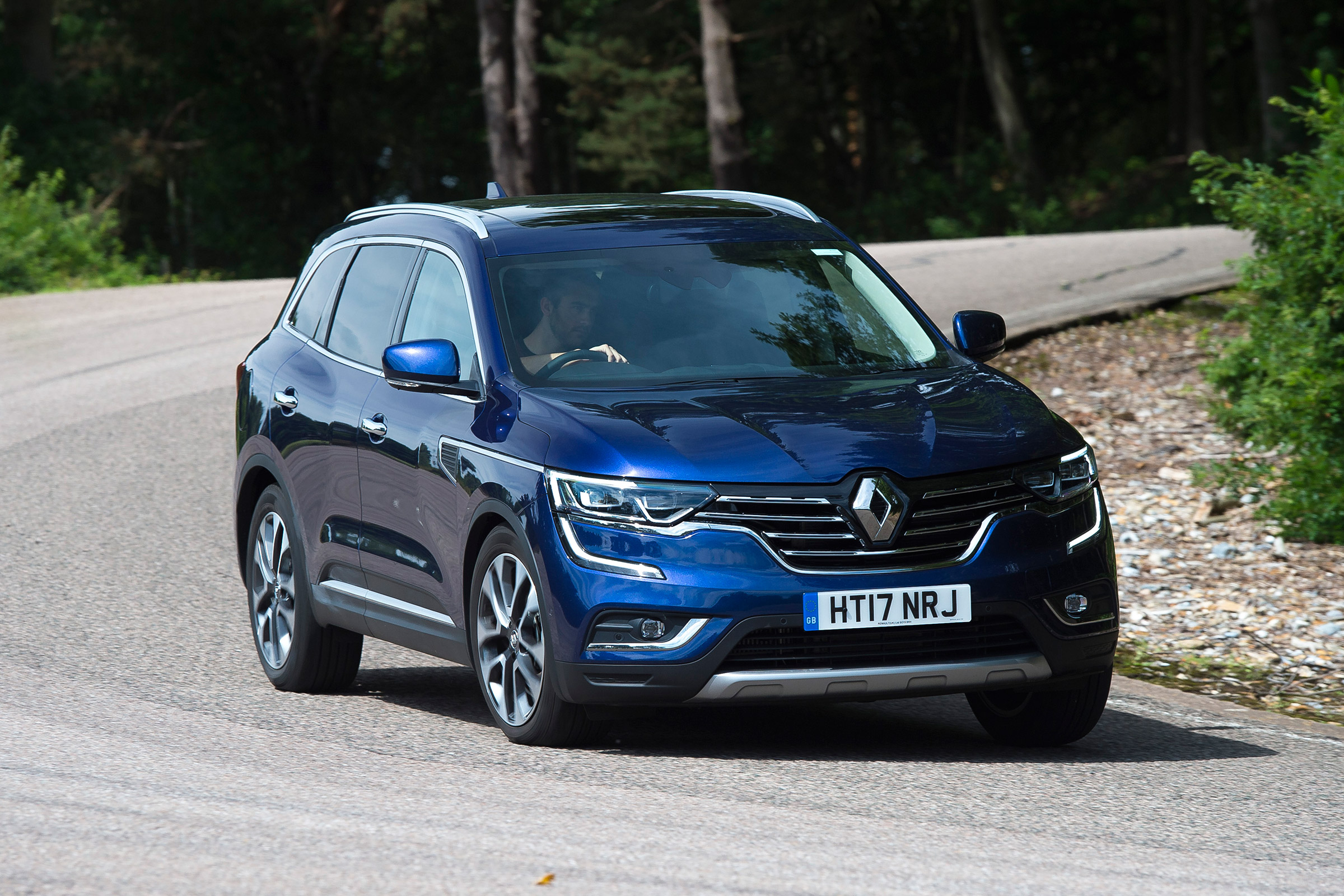 Renault Koleos - front cornering