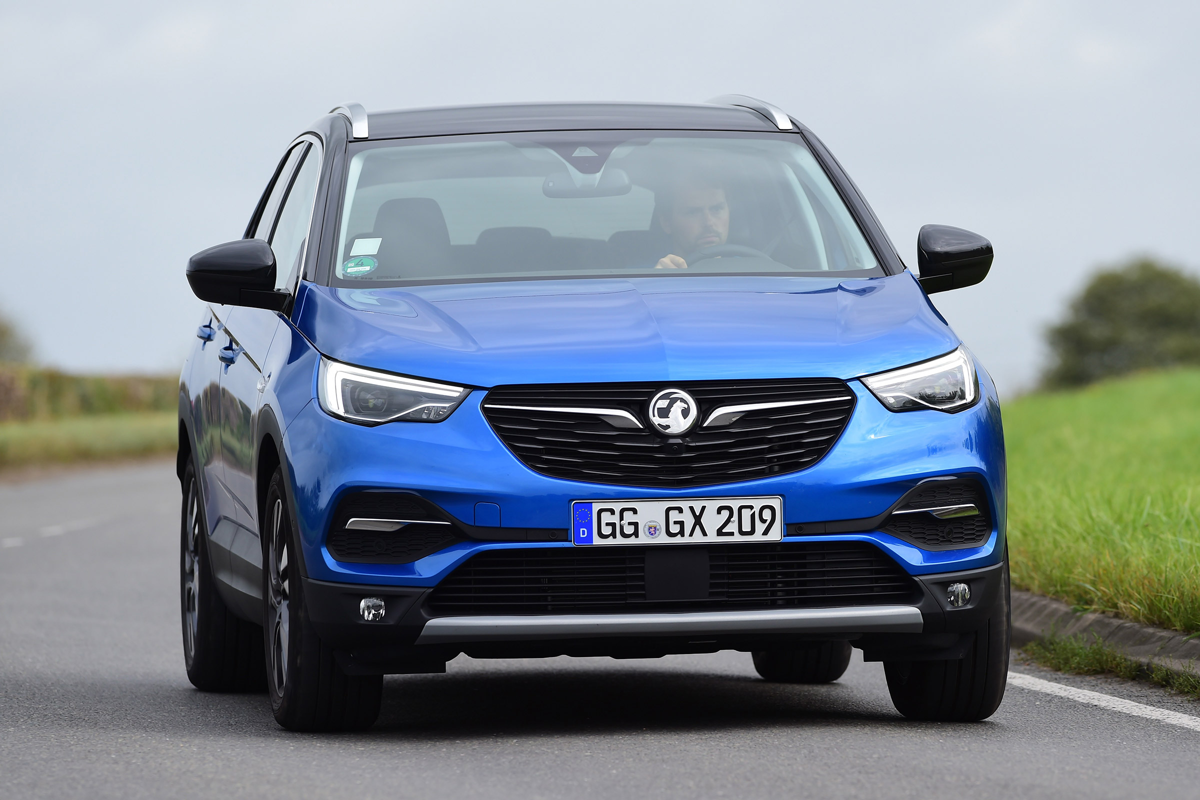 Vauxhall Grandland X - front cornering