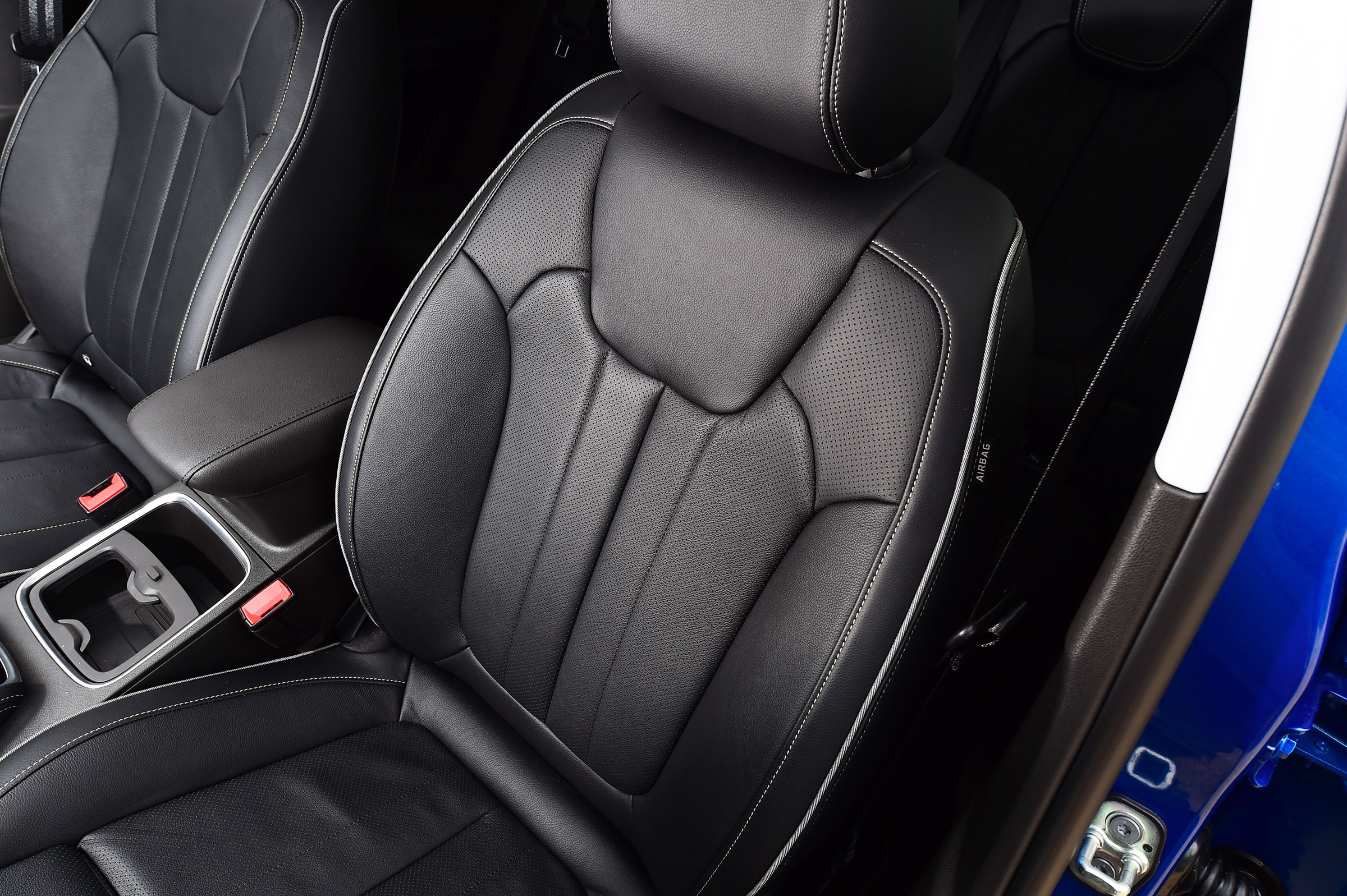 Vauxhall Grandland X - front seat