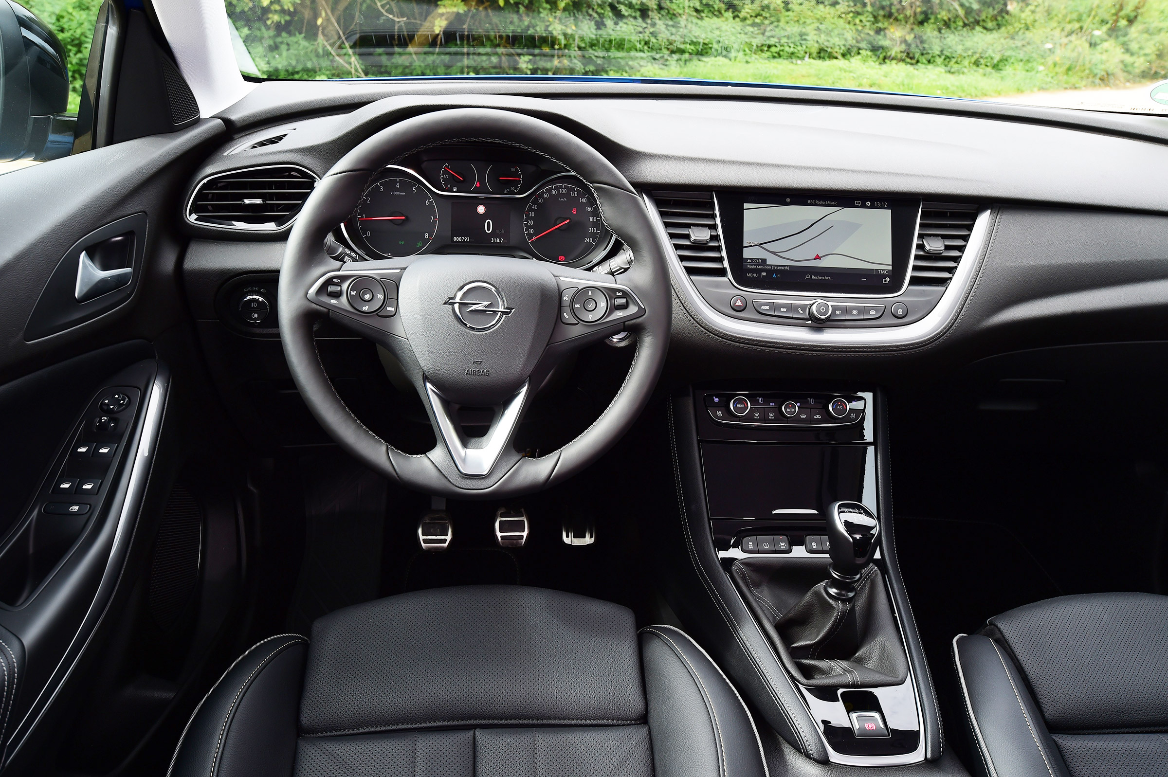 Vauxhall Grandland X - dash