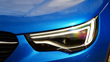 Vauxhall Grandland X - front light detail