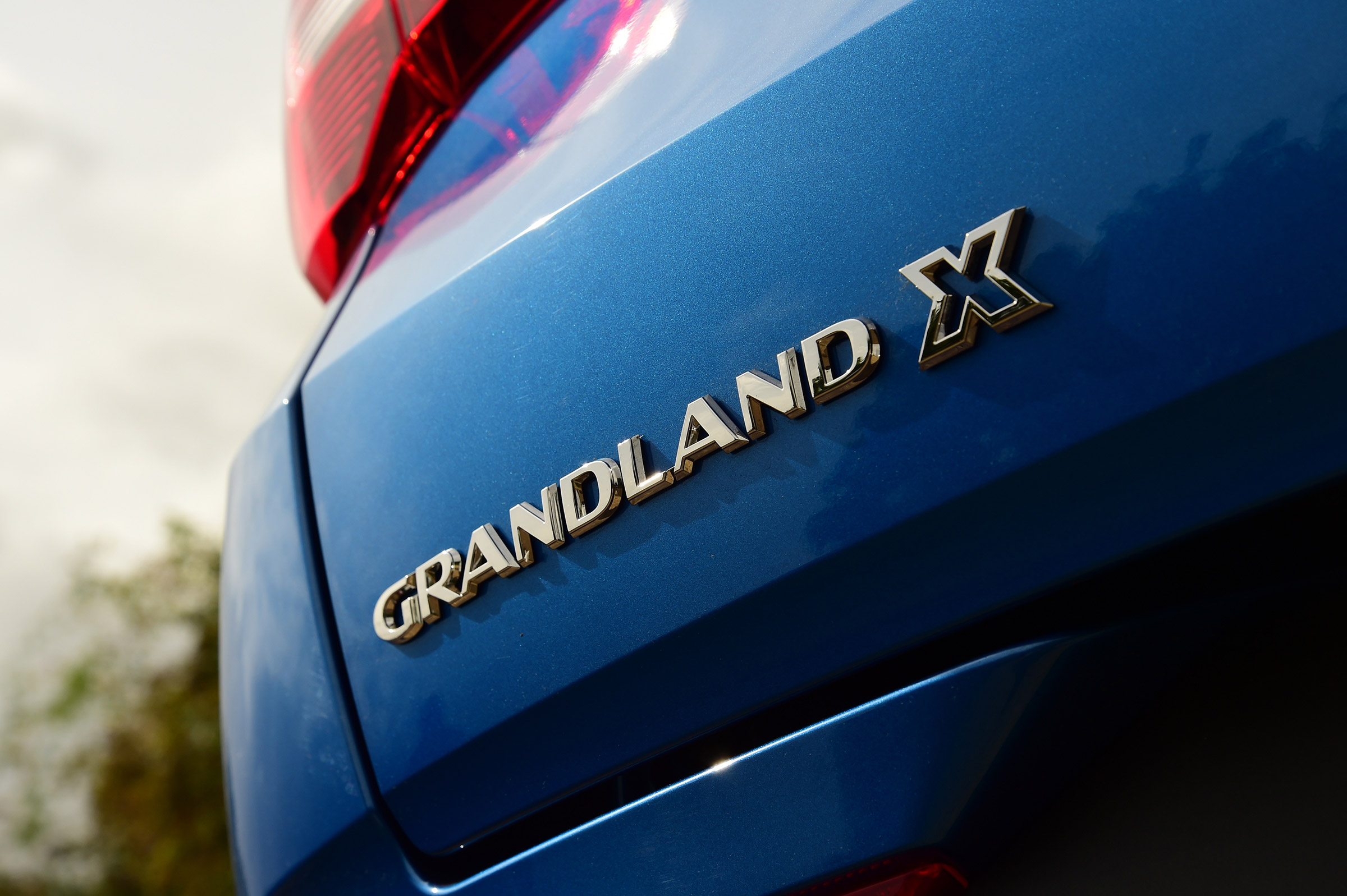 Vauxhall Grandland X - badge