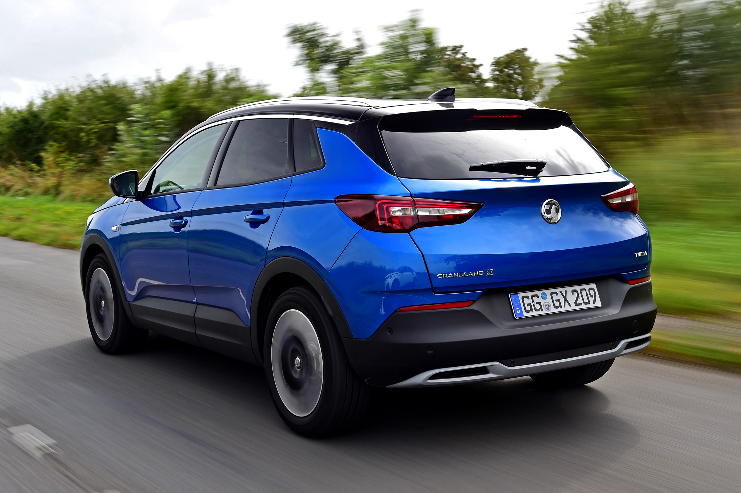 Vauxhall Grandland X - rear