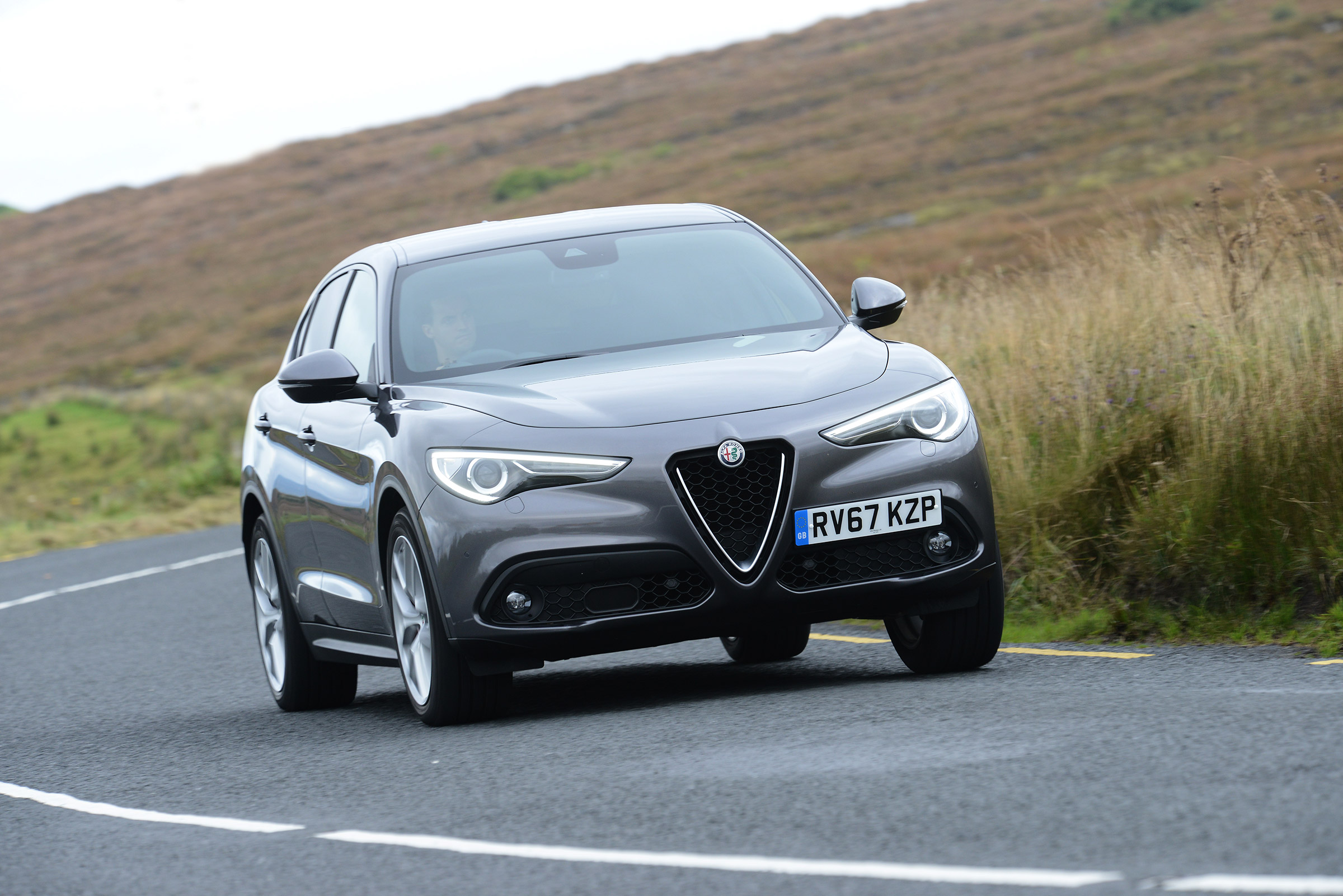 Alfa Romeo Stelvio - front cornering