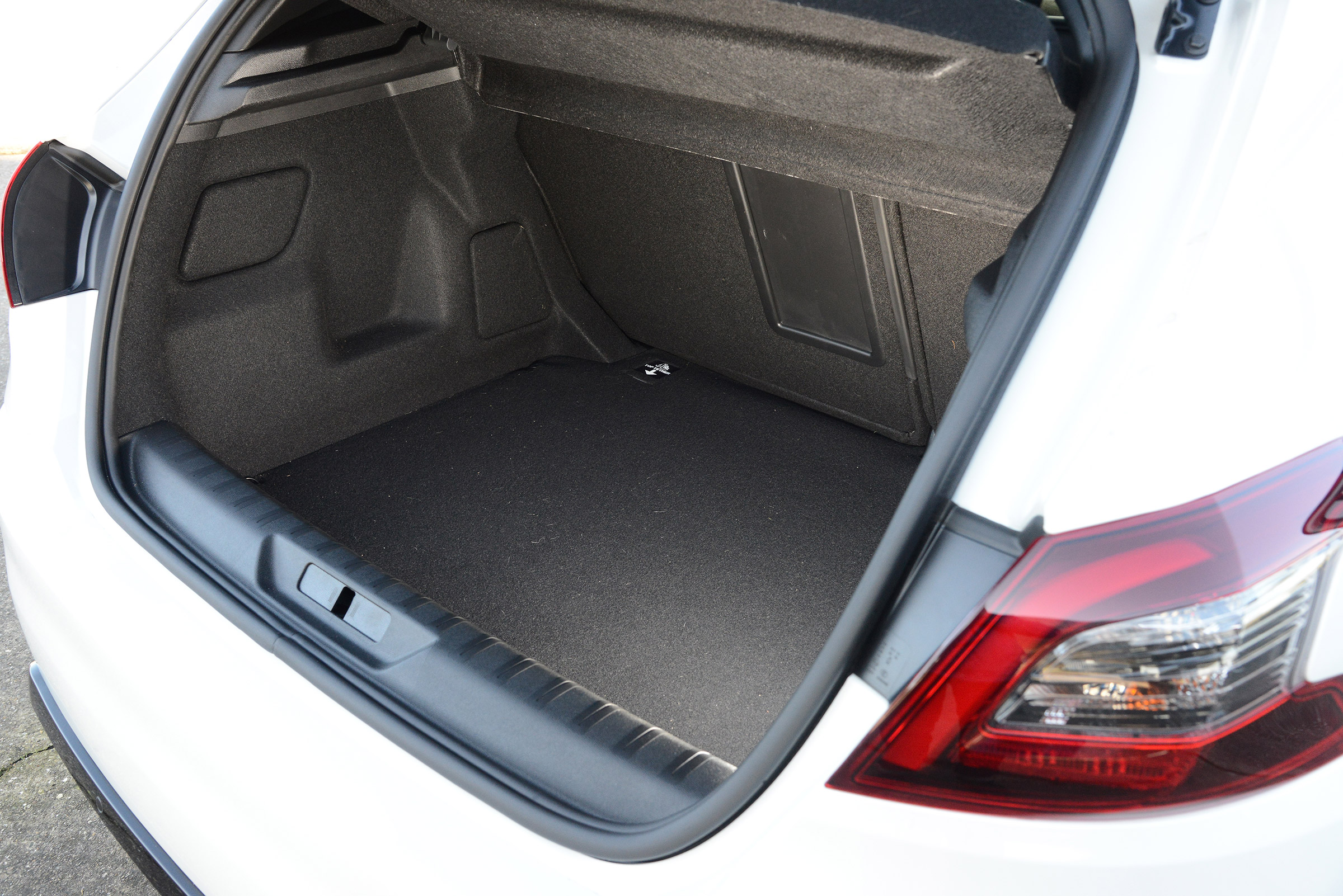 Peugeot 308  - boot