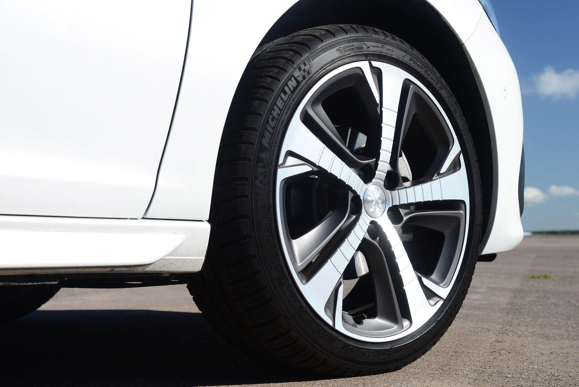 Peugeot 308  - wheel