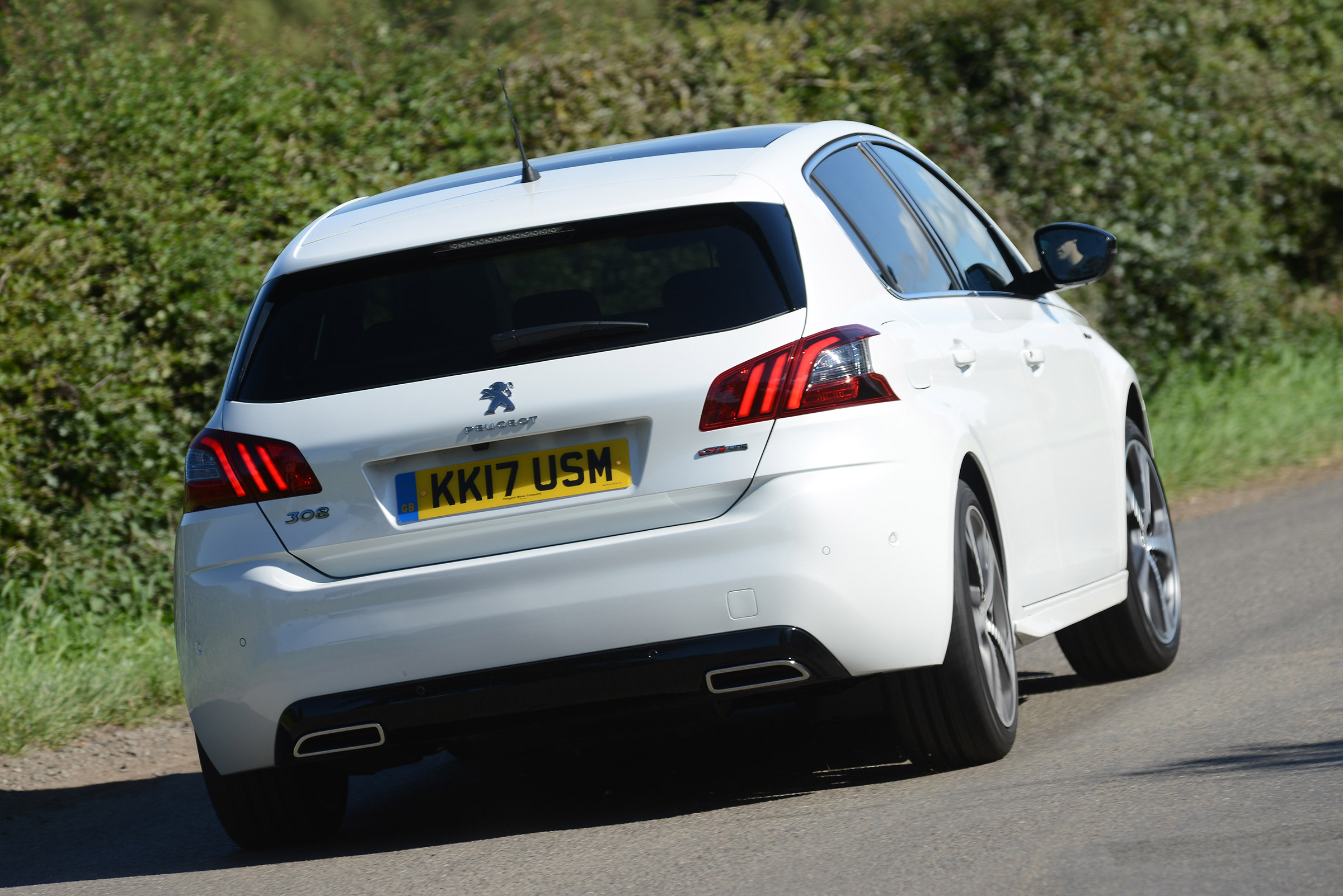 Peugeot 308  - rear cornering