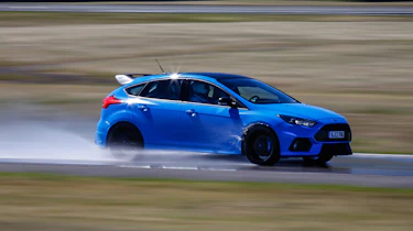 Ford Focus RS Edition - front action