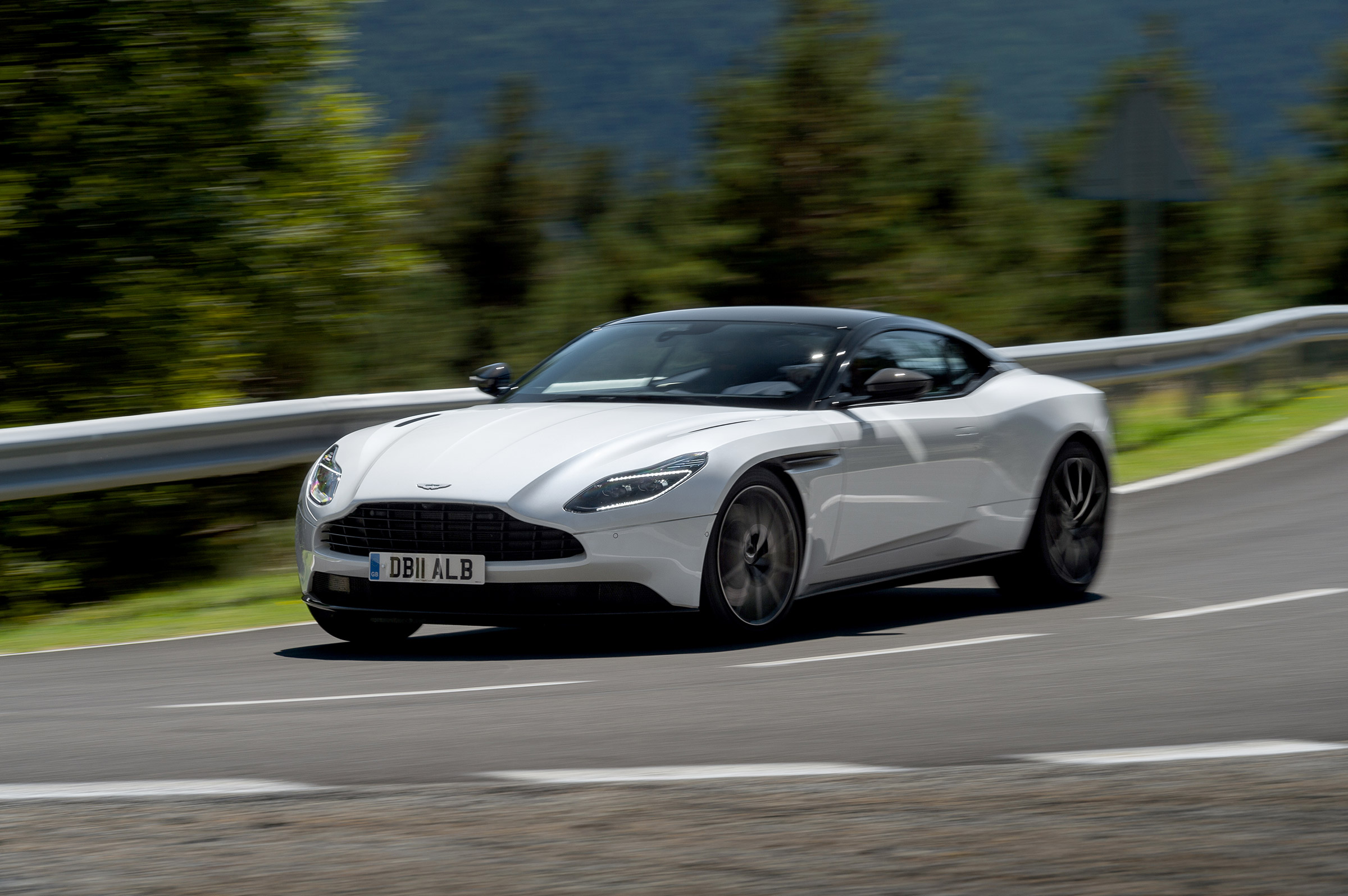 Aston Martin DB11 V8 - front cornering