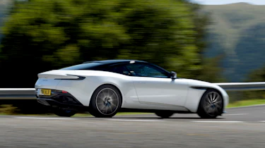 Aston Martin DB11 V8 - side action