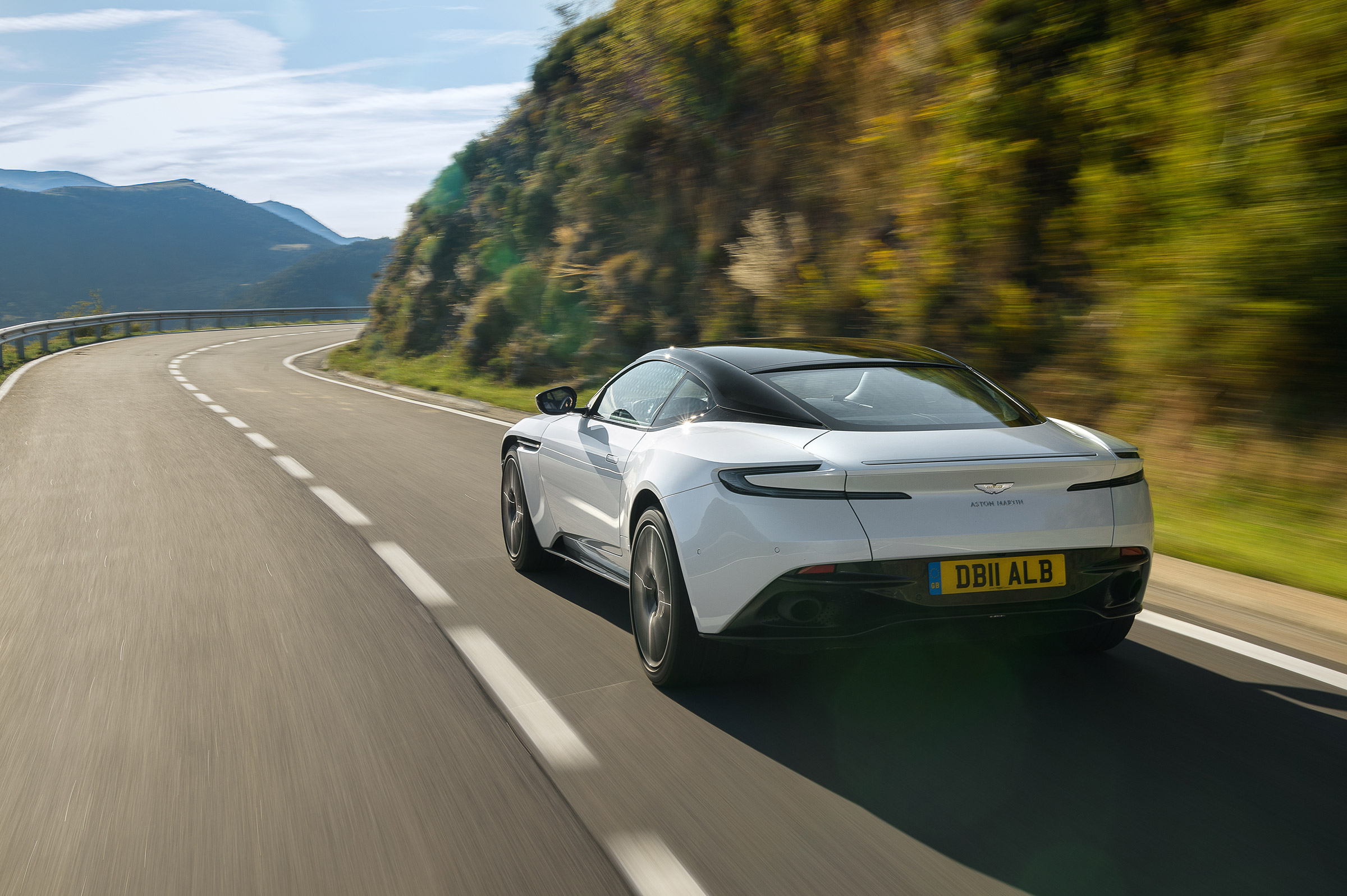 Aston Martin DB11 V8 - rear action