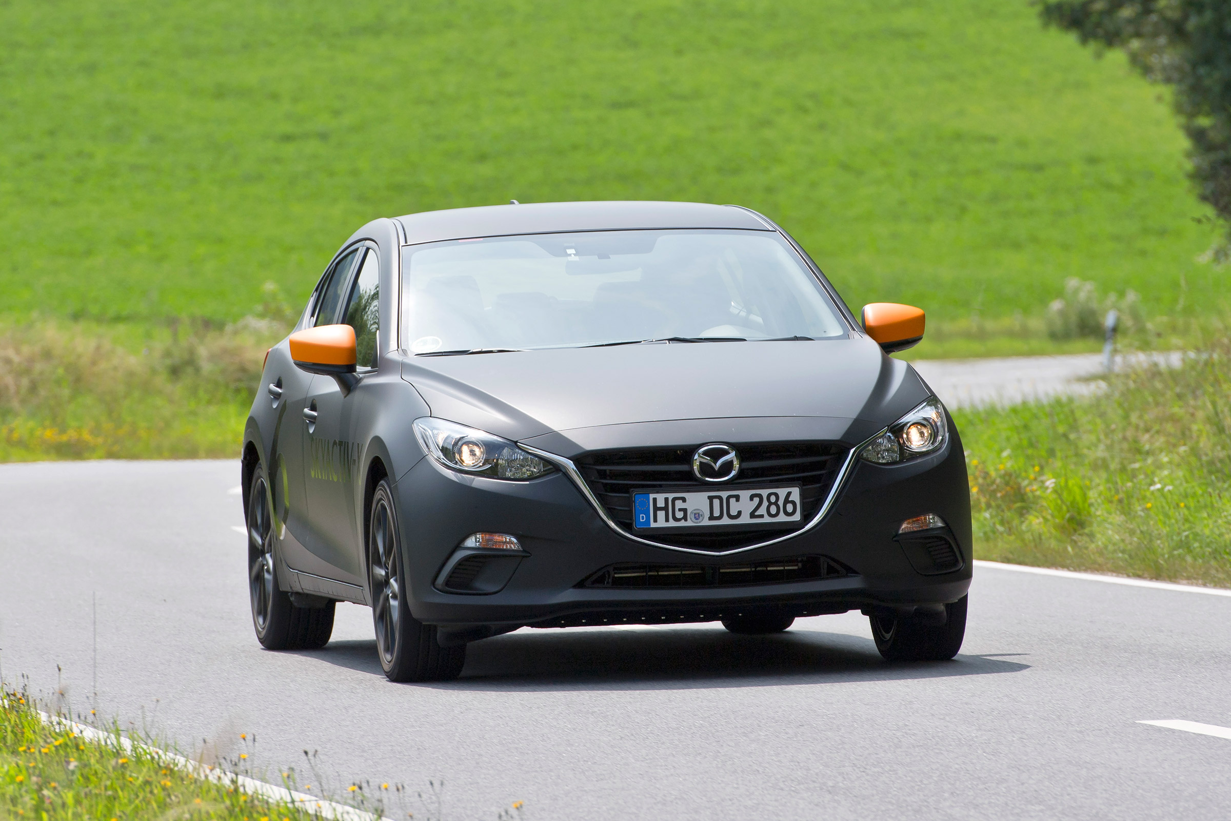 Mazda SKYACTIV-X prototype - front panning