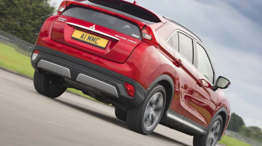 Mitsubishi Eclipse Cross - rear bumper action