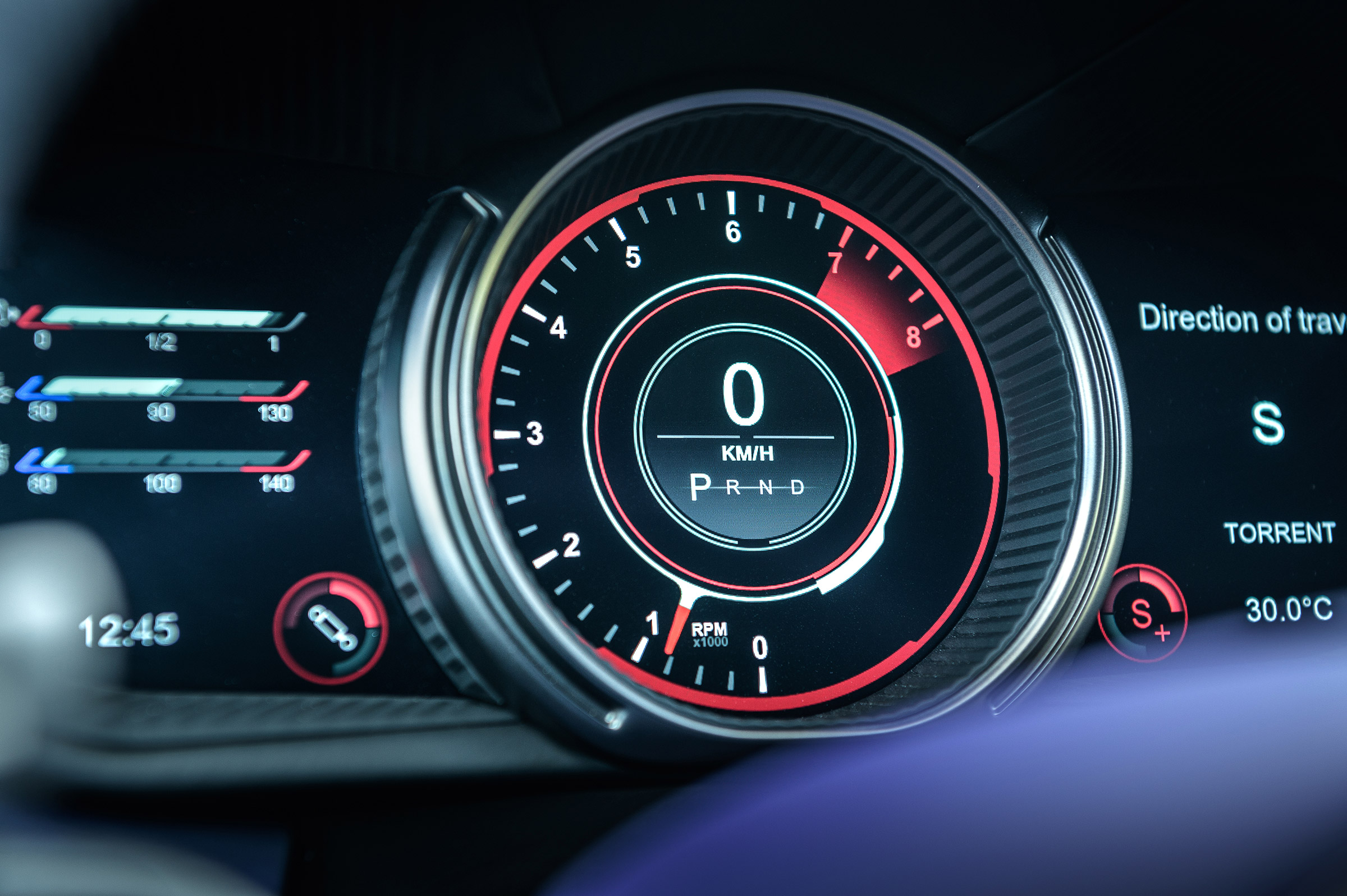 Aston Martin DB11 V8 - dial detail