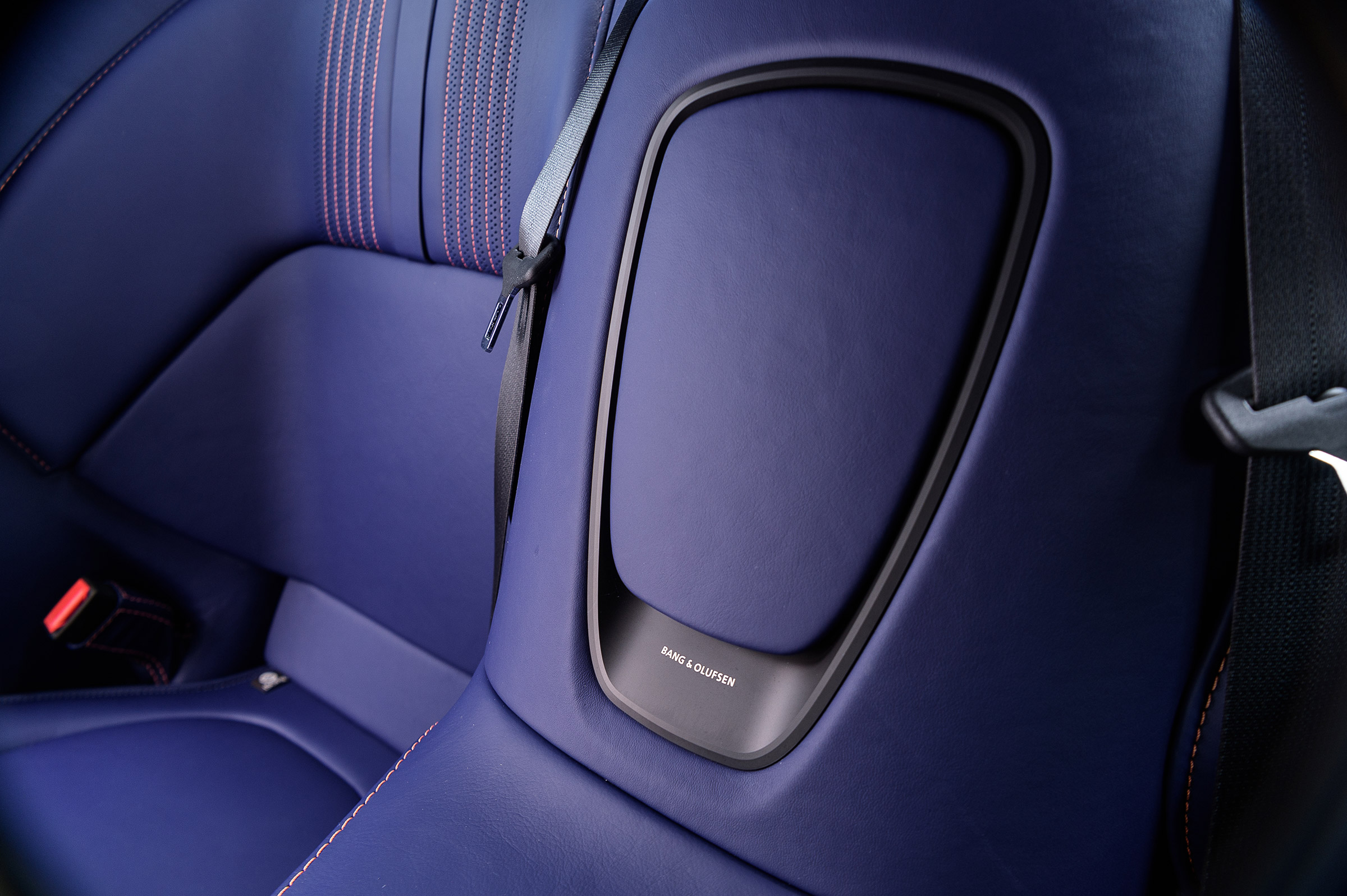 Aston Martin DB11 V8 - rear interior detail