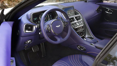Aston Martin DB11 V8 - interior