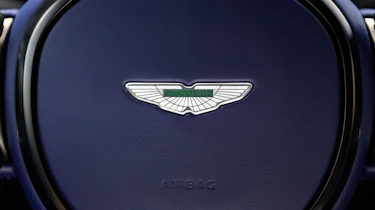 Aston Martin DB11 V8 - badge