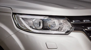 Renault Alaskan - front light detail
