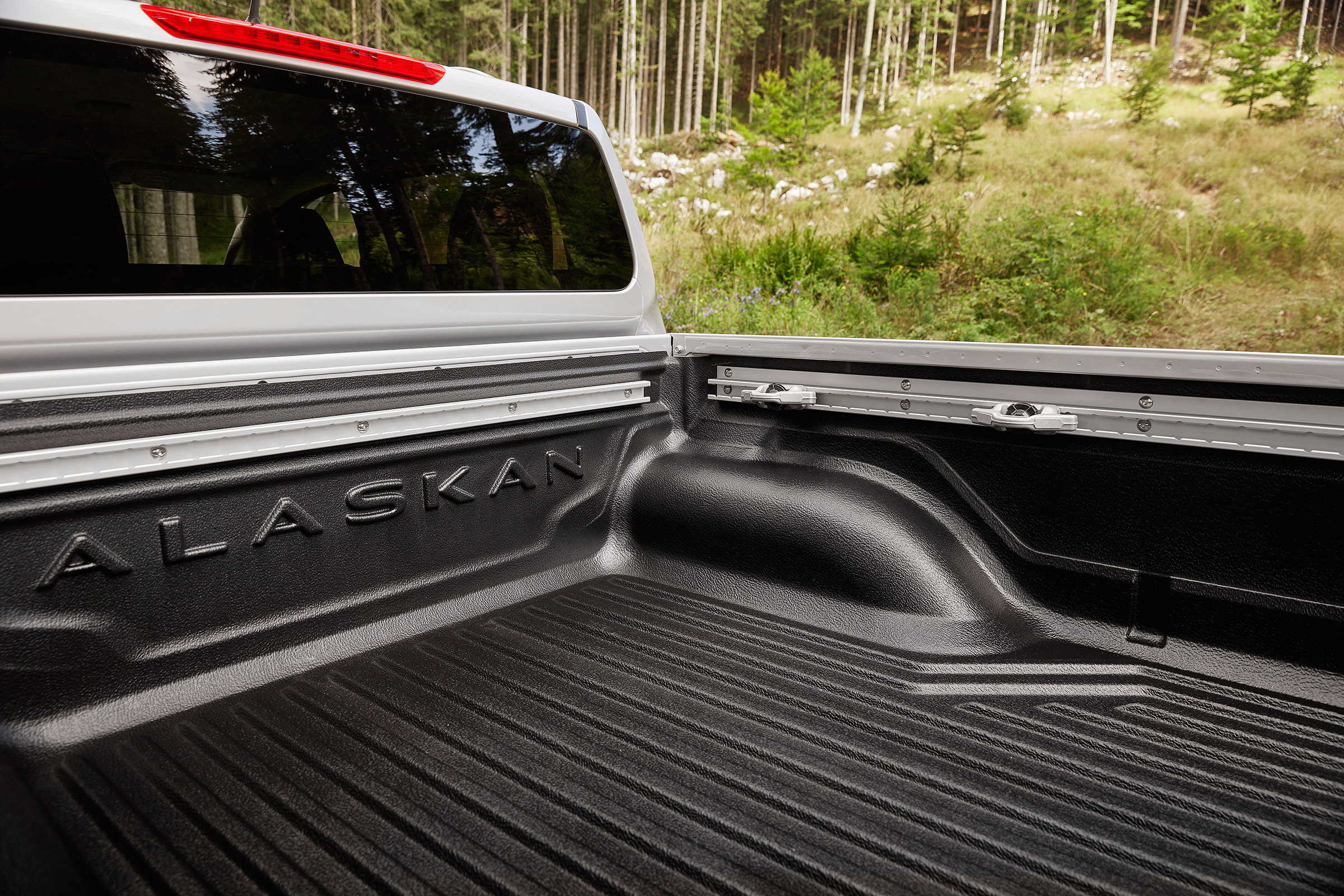Renault Alaskan - load bay detail