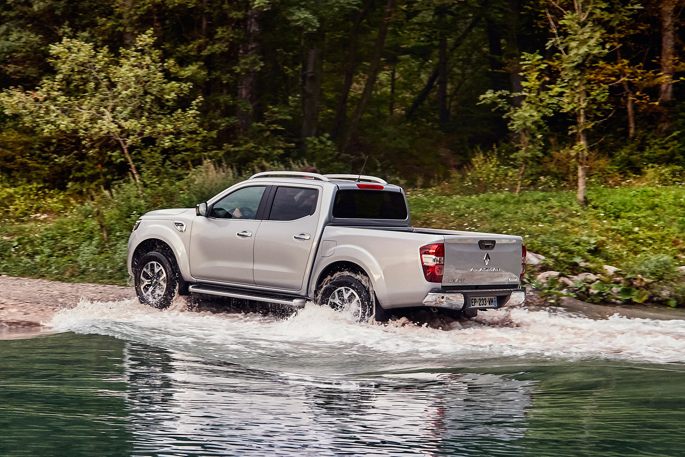 Renault Alaskan - off-road rear