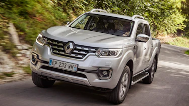 Renault Alaskan - front tracking
