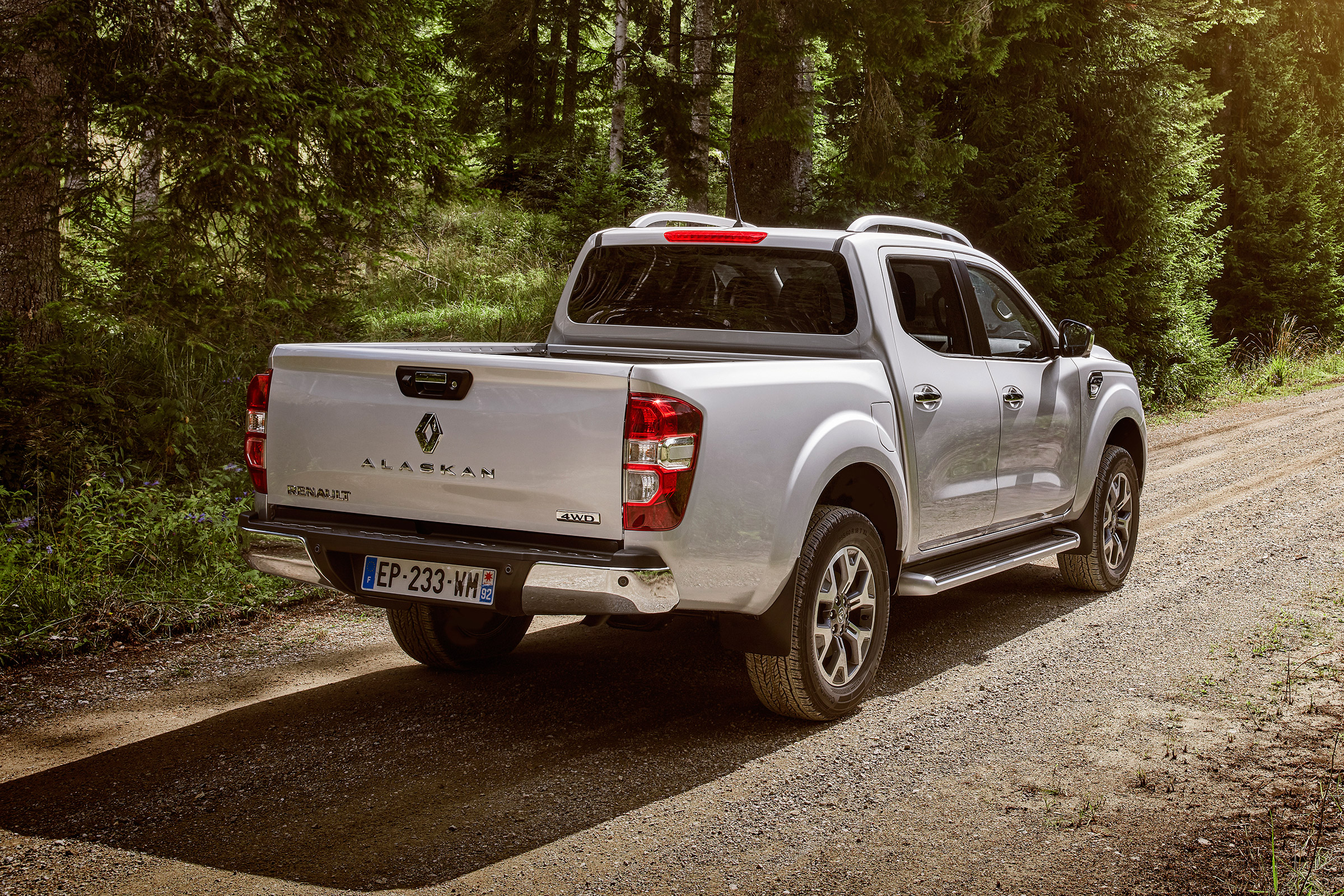 Renault Alaskan - rear static