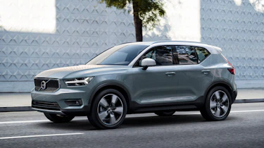 Volvo XC40 - front