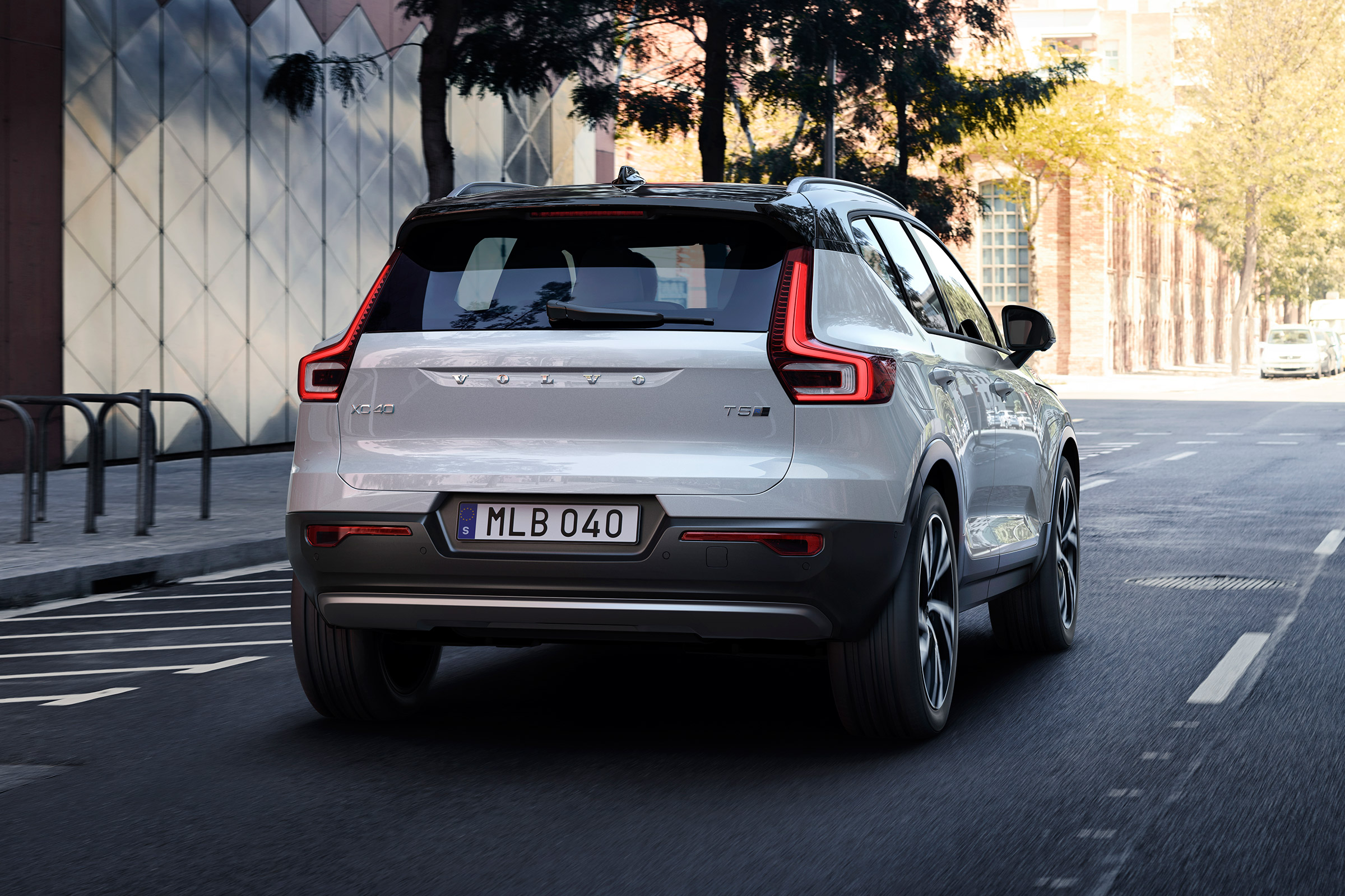 Volvo XC40 - rear