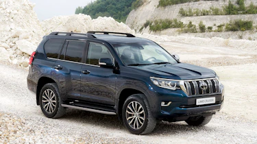 2018 Toyota Land Cruiser facelift front quarter