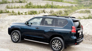 2018 Toyota Land Cruiser facelift rear quarter