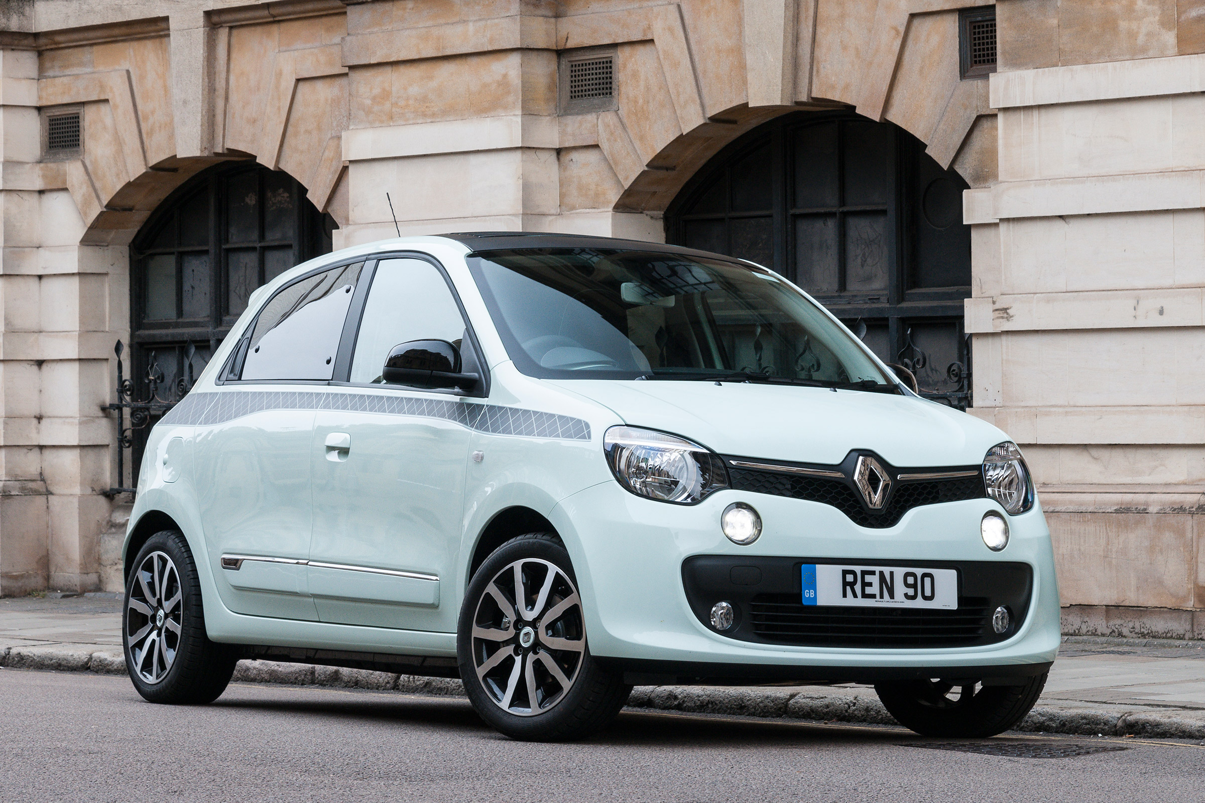 Renault Twingo Iconic Special Edition - front