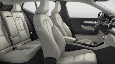 Volvo XC40 - front seats white