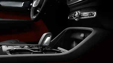 Volvo XC40 - transmission