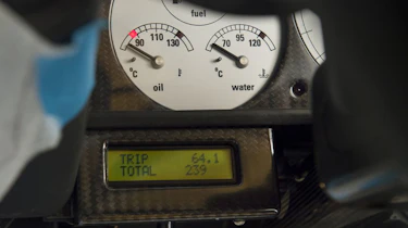 McLaren F1 Yellow odometer
