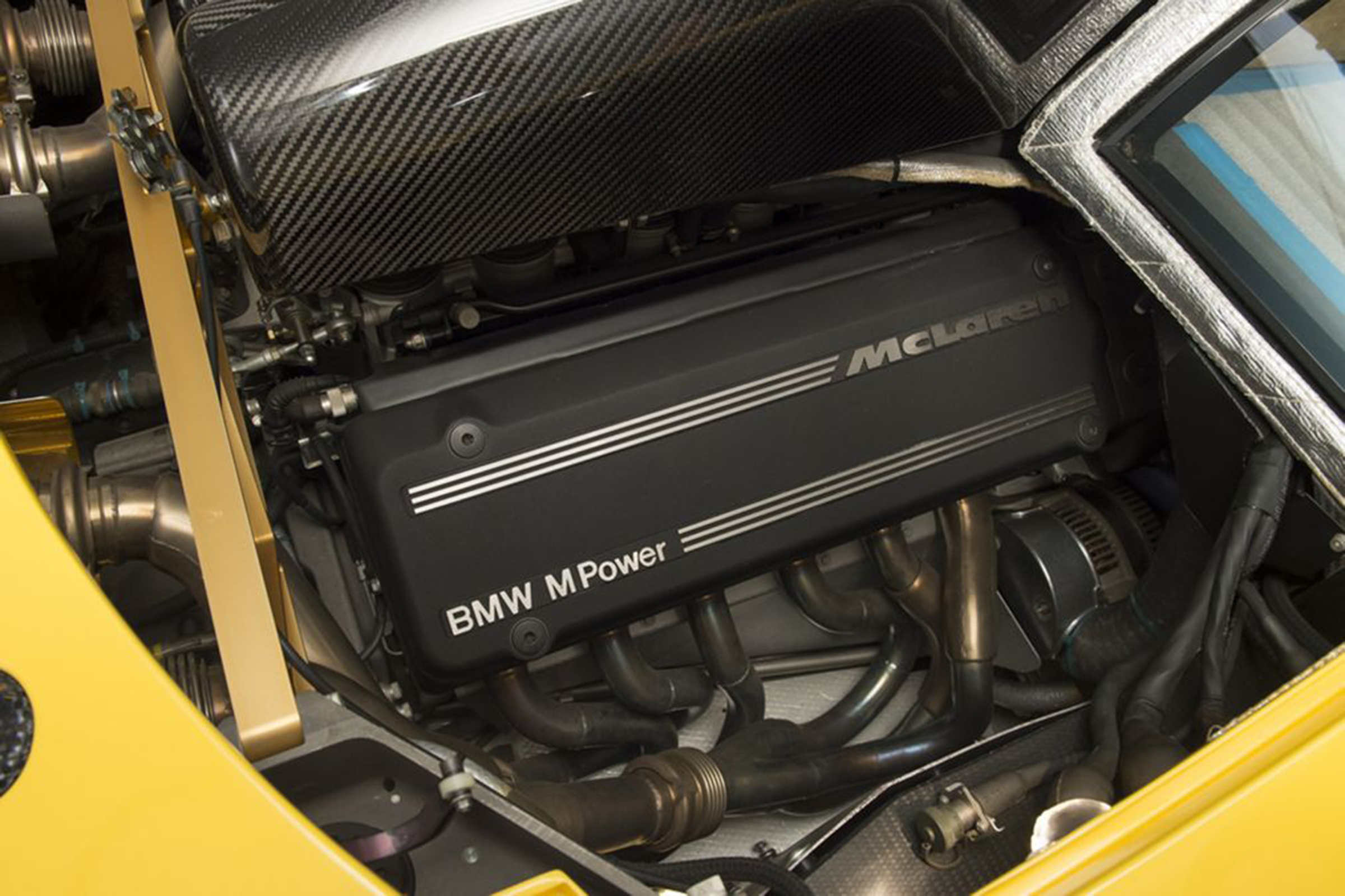McLaren F1 Yellow engine