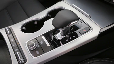Kia Stinger - transmission