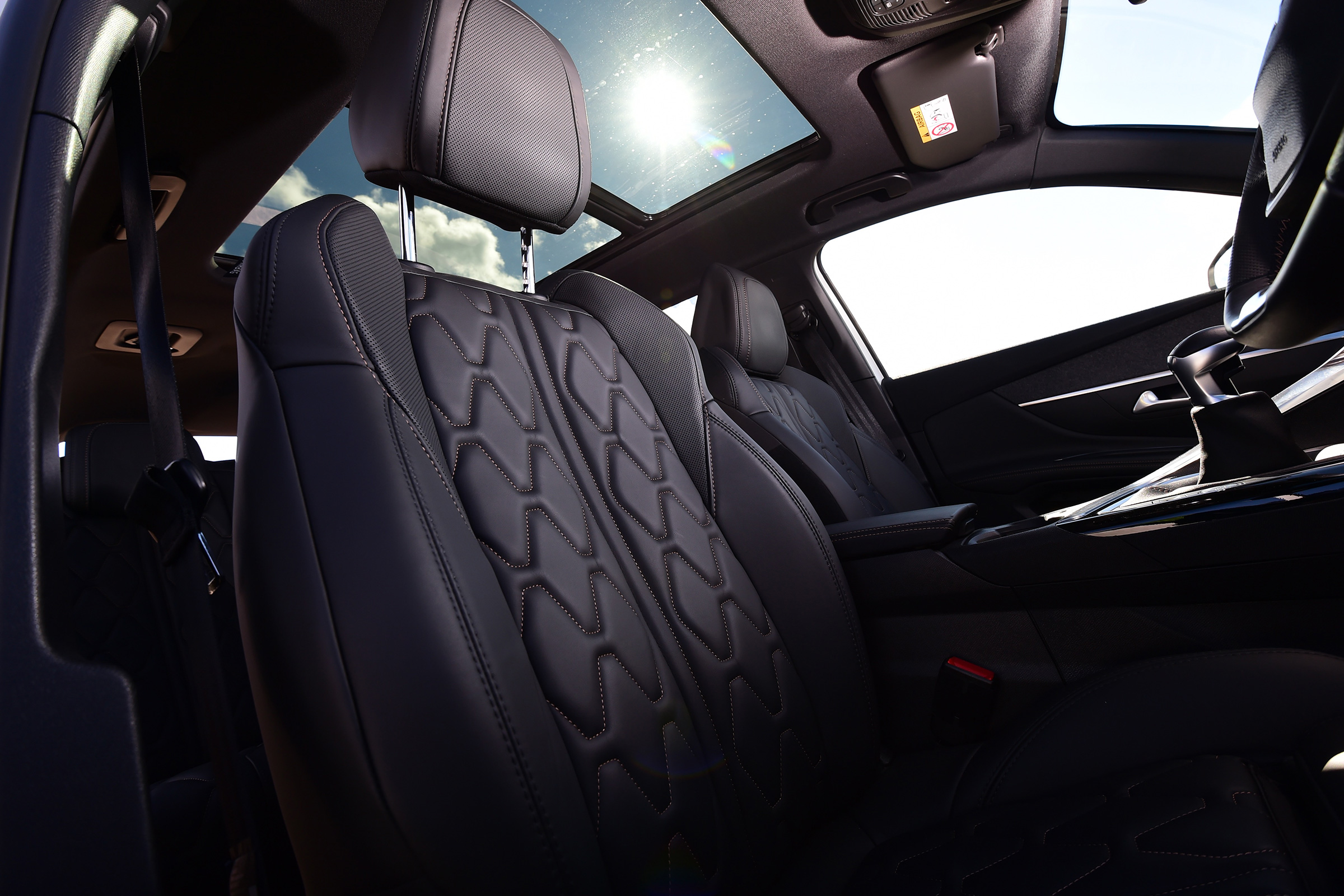 Peugeot 5008 - front seats
