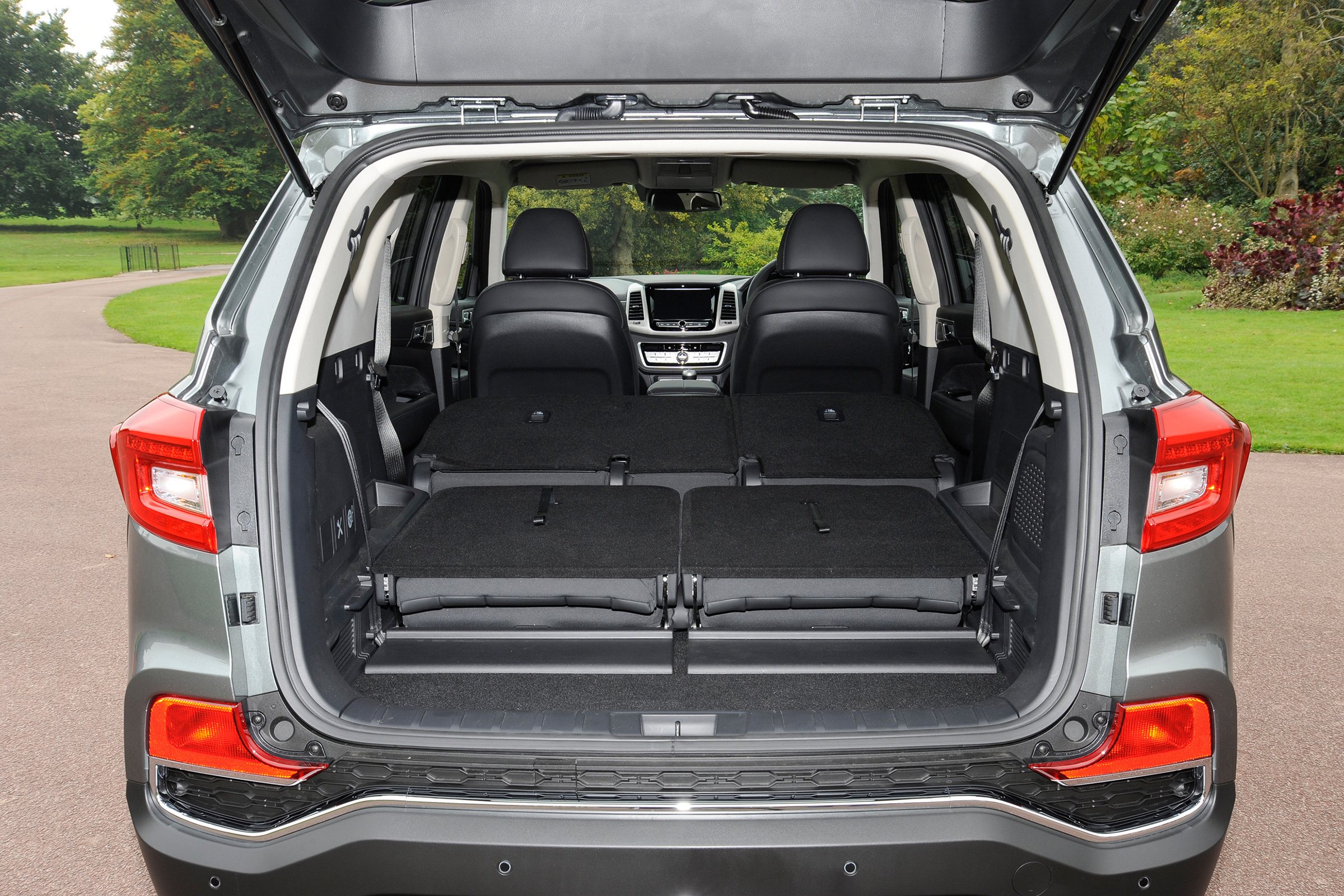 2017 SsangYong Rexton - boot
