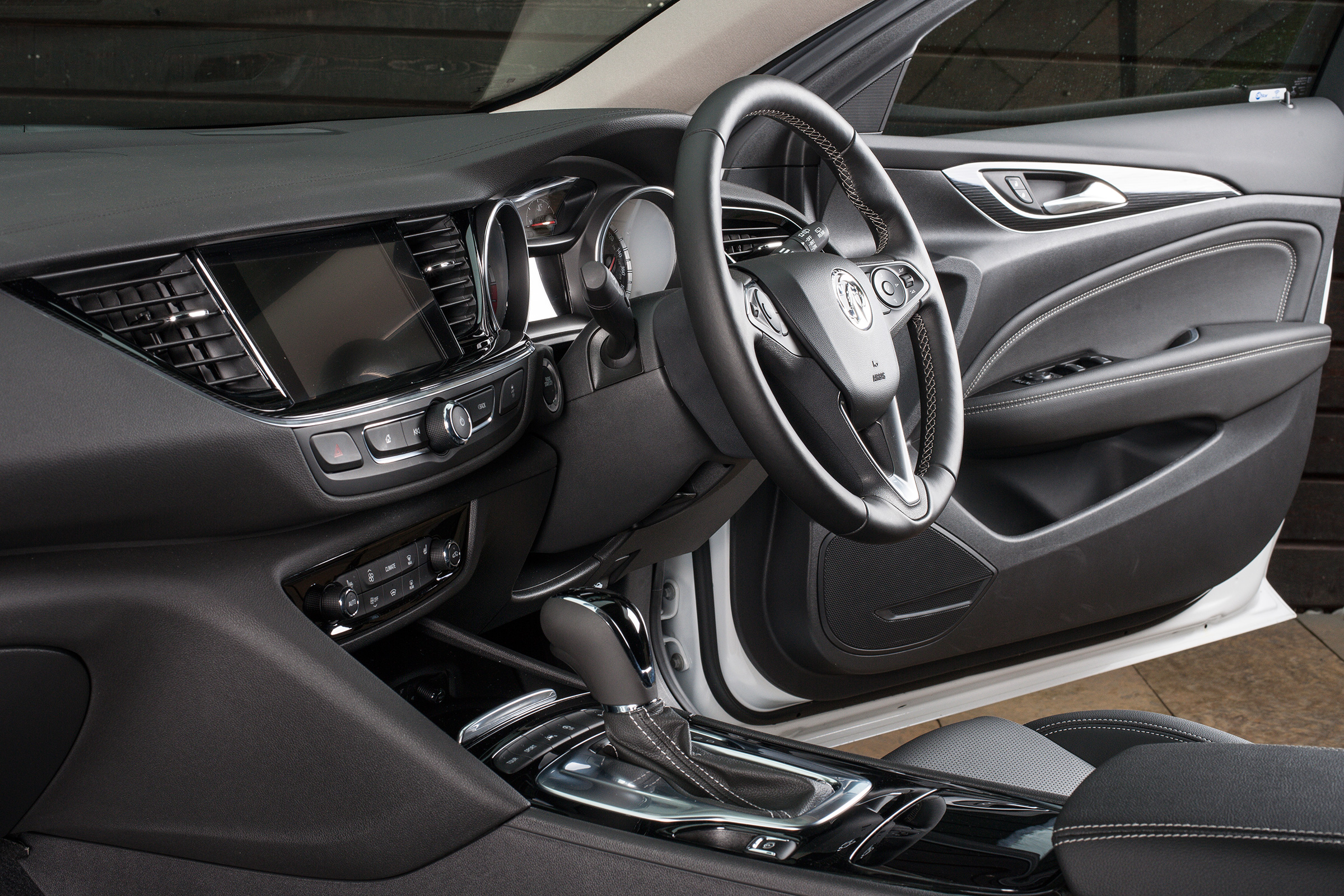 Vauxhall Insignia Country Tourer - steering wheel